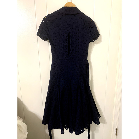 Diane Von Furstenberg Womens Short Sleeve Eyelet Wrap Dress Navy Cotton Size 4 - Picture 3 of 9